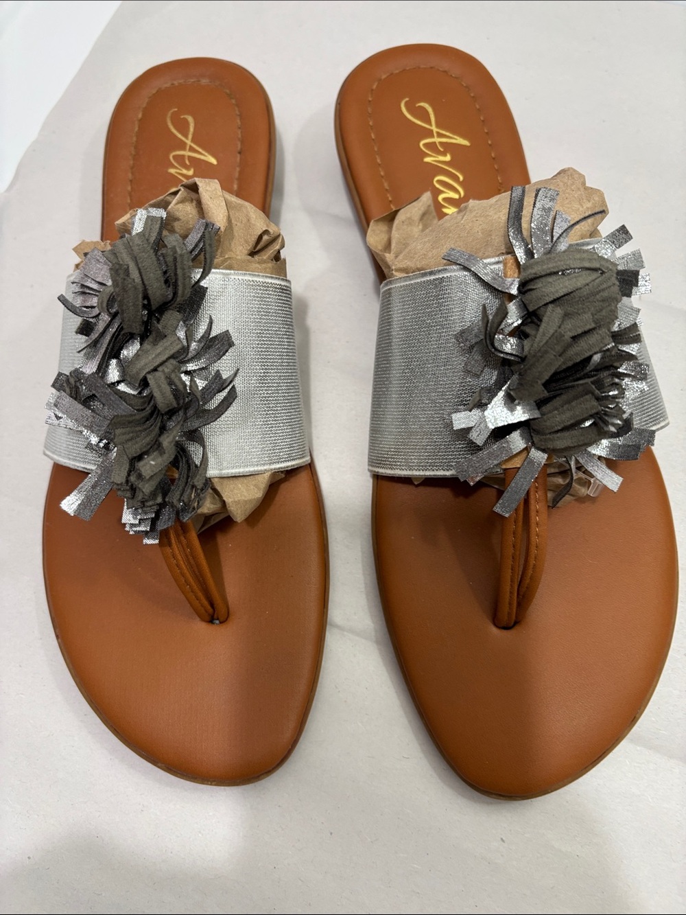 Avanti brand sandals Size 10 medium